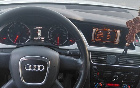 Audi A4, 2010 год, 1 050 000 рублей, 10 фотография