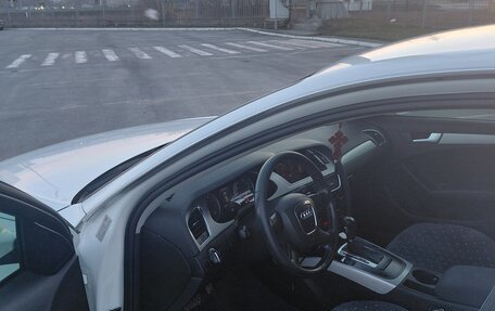 Audi A4, 2010 год, 1 050 000 рублей, 11 фотография
