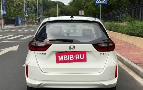 Honda Fit, 2021 год, 1 350 000 рублей, 4 фотография