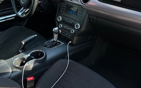 Ford Mustang VI рестайлинг, 2016 год, 2 600 000 рублей, 6 фотография