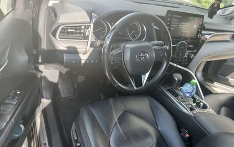 Toyota Camry, 2021 год, 2 600 000 рублей, 7 фотография