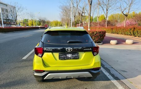 Toyota Yaris XP150 рестайлинг, 2022 год, 1 550 000 рублей, 5 фотография