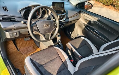 Toyota Yaris XP150 рестайлинг, 2022 год, 1 550 000 рублей, 7 фотография