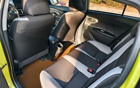 Toyota Yaris XP150 рестайлинг, 2022 год, 1 550 000 рублей, 8 фотография