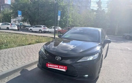 Toyota Camry, 2021 год, 2 600 000 рублей, 2 фотография