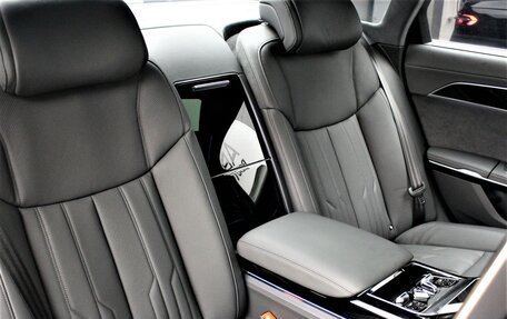 Audi A8, 2025 год, 20 000 000 рублей, 19 фотография
