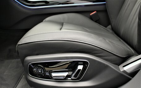 Audi A8, 2025 год, 20 000 000 рублей, 24 фотография