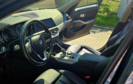 BMW 3 серия, 2019 год, 2 400 000 рублей, 5 фотография