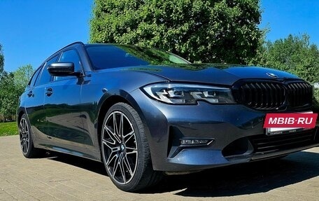 BMW 3 серия, 2019 год, 2 400 000 рублей, 12 фотография