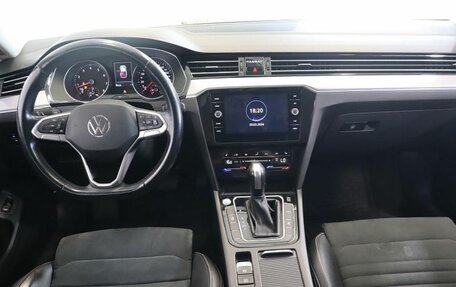 Volkswagen Passat B8 рестайлинг, 2021 год, 2 230 800 рублей, 11 фотография