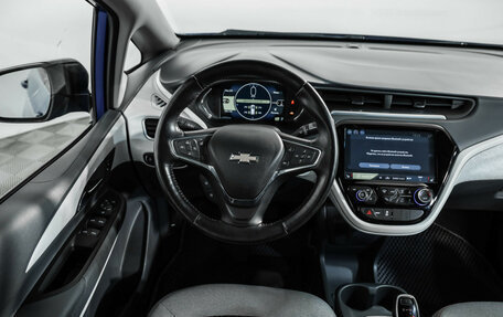 Chevrolet Bolt, 2017 год, 1 490 000 рублей, 11 фотография