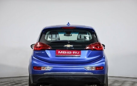 Chevrolet Bolt, 2017 год, 1 490 000 рублей, 6 фотография