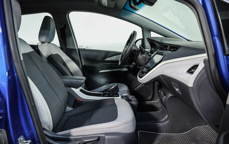 Chevrolet Bolt, 2017 год, 1 490 000 рублей, 21 фотография