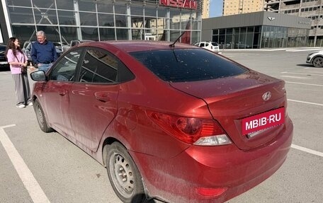 Hyundai Solaris II рестайлинг, 2011 год, 450 000 рублей, 3 фотография