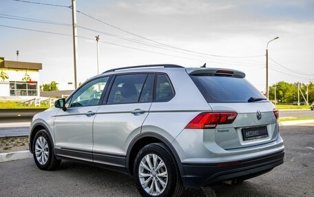 Volkswagen Tiguan II, 2019 год, 2 398 000 рублей, 5 фотография