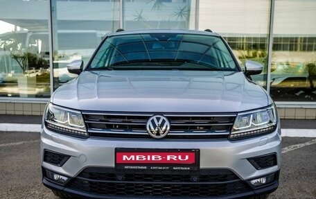 Volkswagen Tiguan II, 2019 год, 2 398 000 рублей, 2 фотография