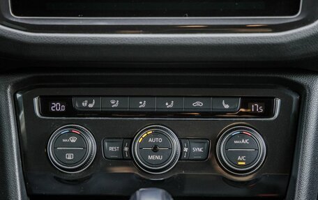 Volkswagen Tiguan II, 2019 год, 2 398 000 рублей, 22 фотография