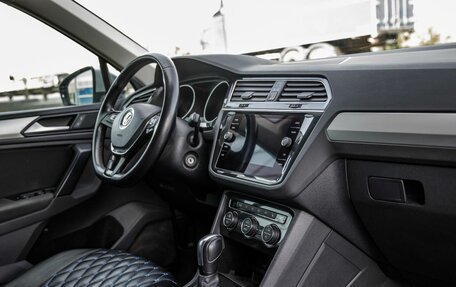 Volkswagen Tiguan II, 2019 год, 2 398 000 рублей, 32 фотография
