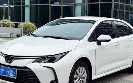 Toyota Corolla, 2023 год, 1 350 000 рублей, 2 фотография