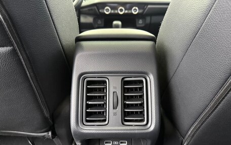 Honda Vezel, 2023 год, 2 100 000 рублей, 17 фотография