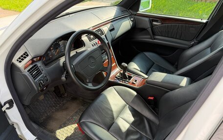 Mercedes-Benz E-Класс, 1997 год, 2 800 000 рублей, 13 фотография