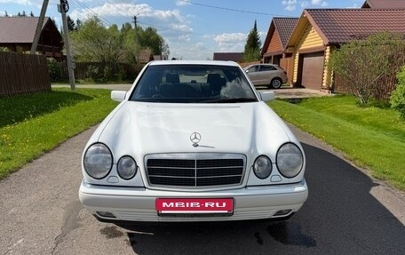 Mercedes-Benz E-Класс, 1997 год, 2 800 000 рублей, 2 фотография