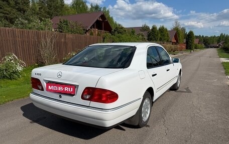 Mercedes-Benz E-Класс, 1997 год, 2 800 000 рублей, 8 фотография