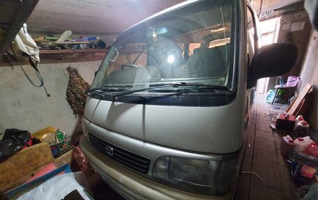Toyota HiAce H100, 1993 год, 680 000 рублей, 3 фотография