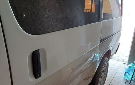 Toyota HiAce H100, 1993 год, 680 000 рублей, 4 фотография
