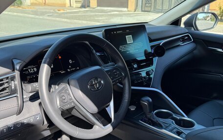 Toyota Camry, 2023 год, 3 720 000 рублей, 6 фотография