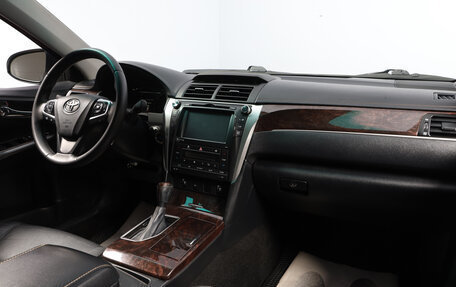 Toyota Camry, 2016 год, 1 999 000 рублей, 10 фотография