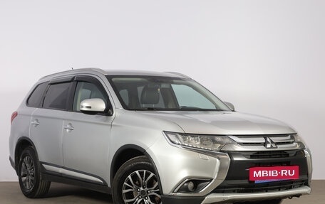 Mitsubishi Outlander III рестайлинг 3, 2015 год, 1 969 000 рублей, 2 фотография
