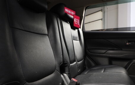 Mitsubishi Outlander III рестайлинг 3, 2015 год, 1 969 000 рублей, 17 фотография