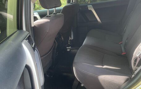 Toyota Land Cruiser Prado 150 рестайлинг 2, 2014 год, 2 950 000 рублей, 8 фотография