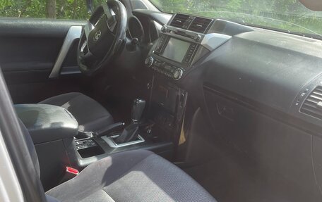 Toyota Land Cruiser Prado 150 рестайлинг 2, 2014 год, 2 950 000 рублей, 11 фотография