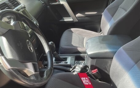 Toyota Land Cruiser Prado 150 рестайлинг 2, 2014 год, 2 950 000 рублей, 6 фотография