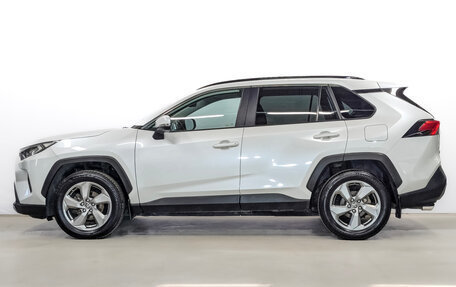 Toyota RAV4, 2021 год, 3 350 000 рублей, 8 фотография