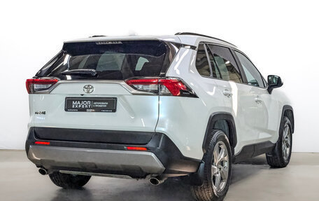 Toyota RAV4, 2021 год, 3 350 000 рублей, 5 фотография