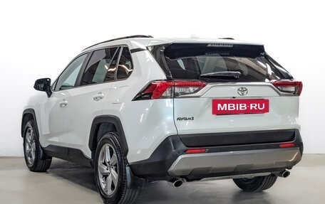Toyota RAV4, 2021 год, 3 350 000 рублей, 7 фотография