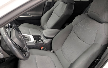 Toyota RAV4, 2021 год, 3 350 000 рублей, 20 фотография