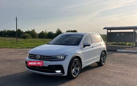 Volkswagen Tiguan II, 2018 год, 2 800 000 рублей, 2 фотография
