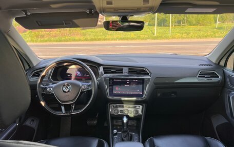 Volkswagen Tiguan II, 2018 год, 2 800 000 рублей, 9 фотография