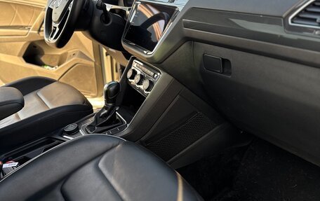 Volkswagen Tiguan II, 2018 год, 2 800 000 рублей, 14 фотография