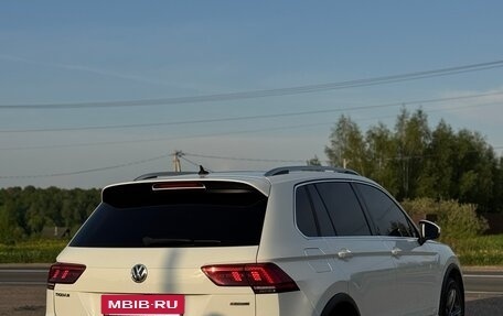 Volkswagen Tiguan II, 2018 год, 2 800 000 рублей, 4 фотография