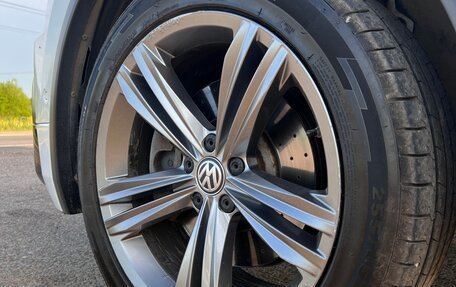 Volkswagen Tiguan II, 2018 год, 2 800 000 рублей, 19 фотография