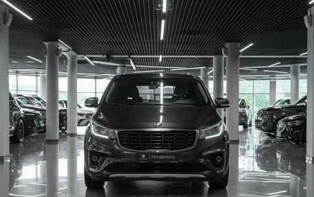 KIA Carnival III, 2018 год, 3 100 000 рублей, 3 фотография