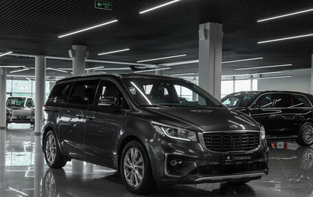 KIA Carnival III, 2018 год, 3 100 000 рублей, 2 фотография