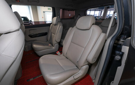 KIA Carnival III, 2018 год, 3 100 000 рублей, 12 фотография