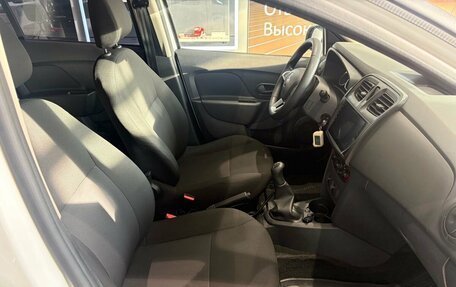 Renault Logan II, 2019 год, 829 000 рублей, 15 фотография
