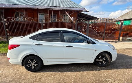 Hyundai Solaris II рестайлинг, 2014 год, 690 000 рублей, 3 фотография